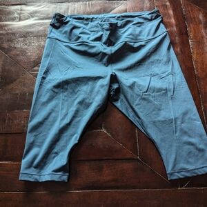 Athleta Accelerate Crop leggings. Teal. 2X